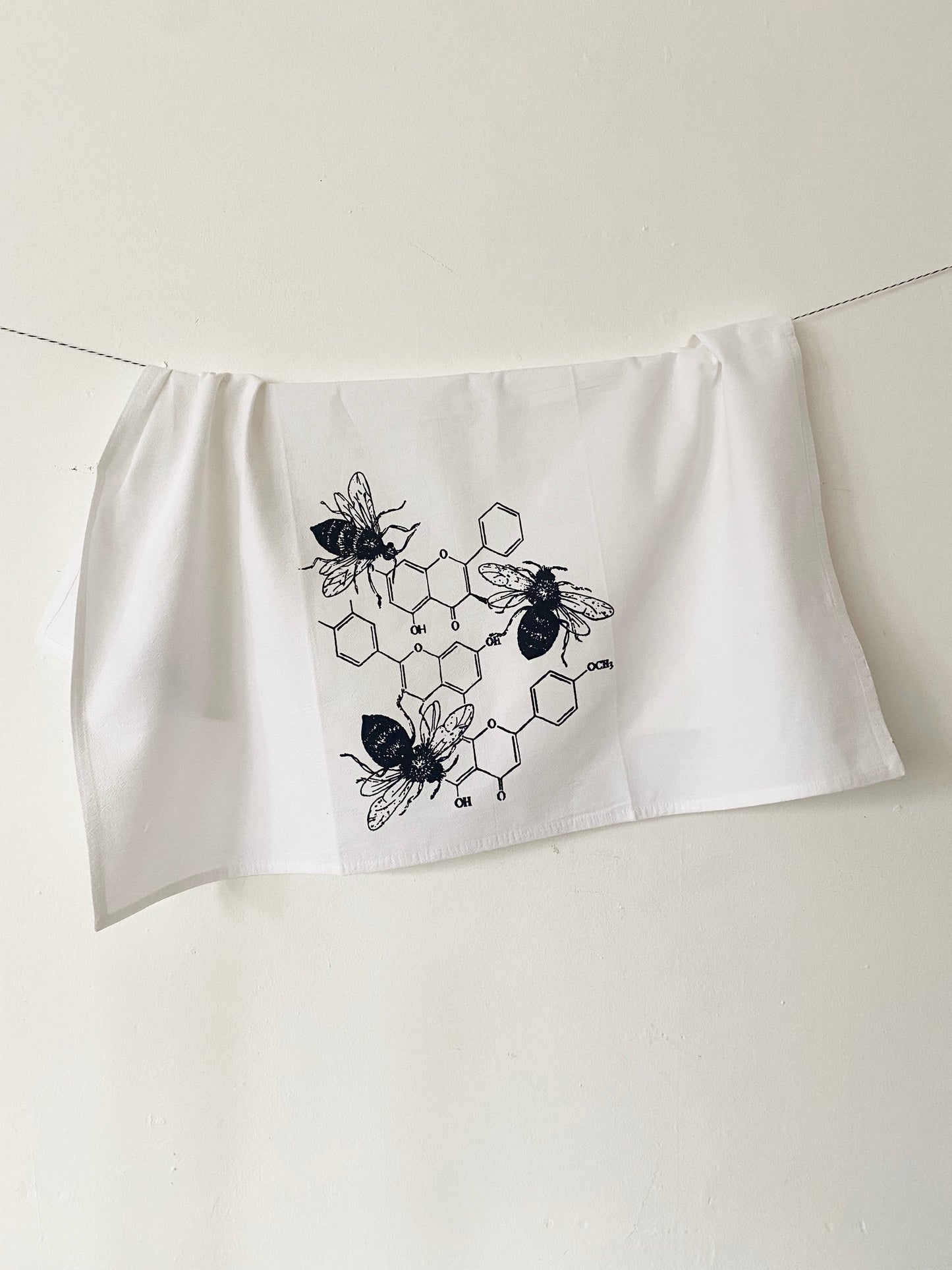 vintage style screen print bees on honeycomb cotton dish towel screen print coin laundry montana pretty nature gardening home decor